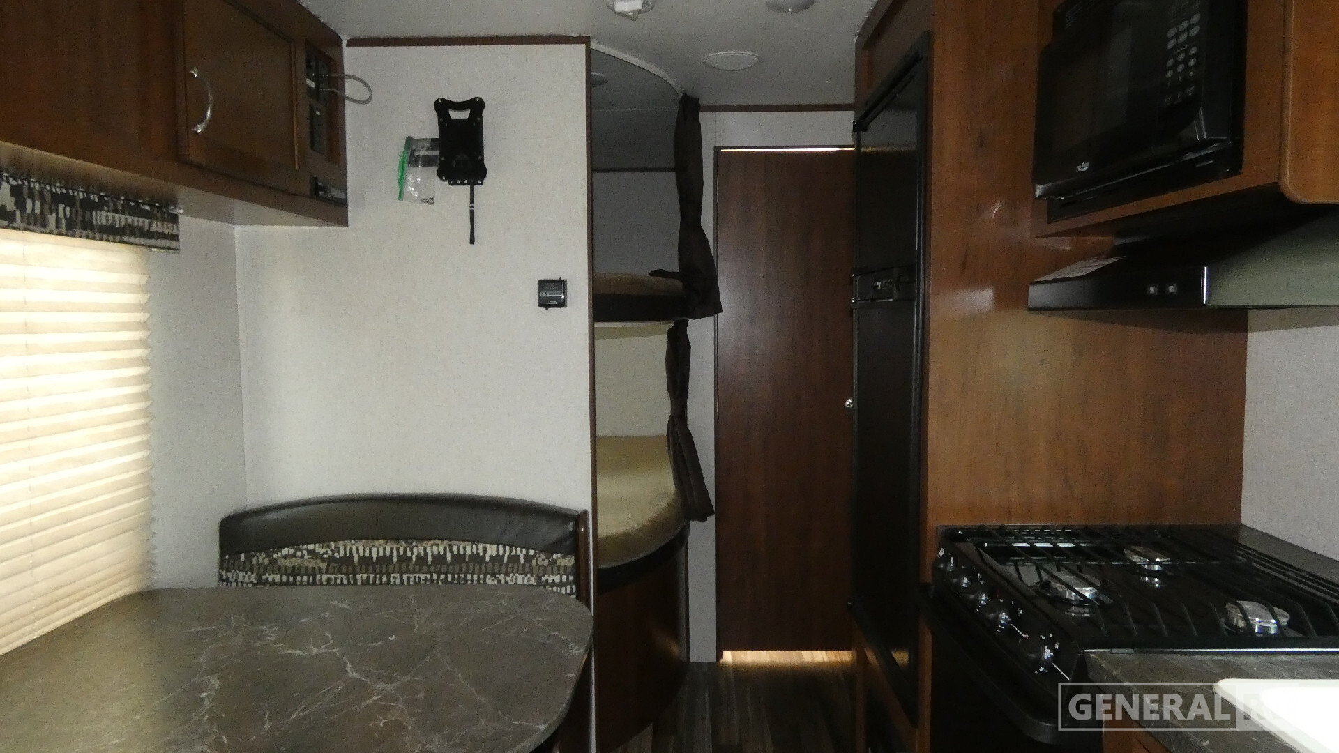 2017 Jayco JAY FLIGHT SLX 264BHW in birch run MI