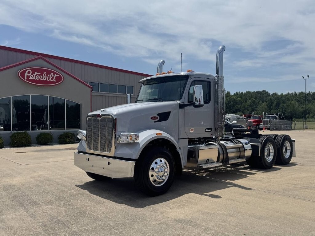 2027 PETERBILT 567 in Van Buren, AR