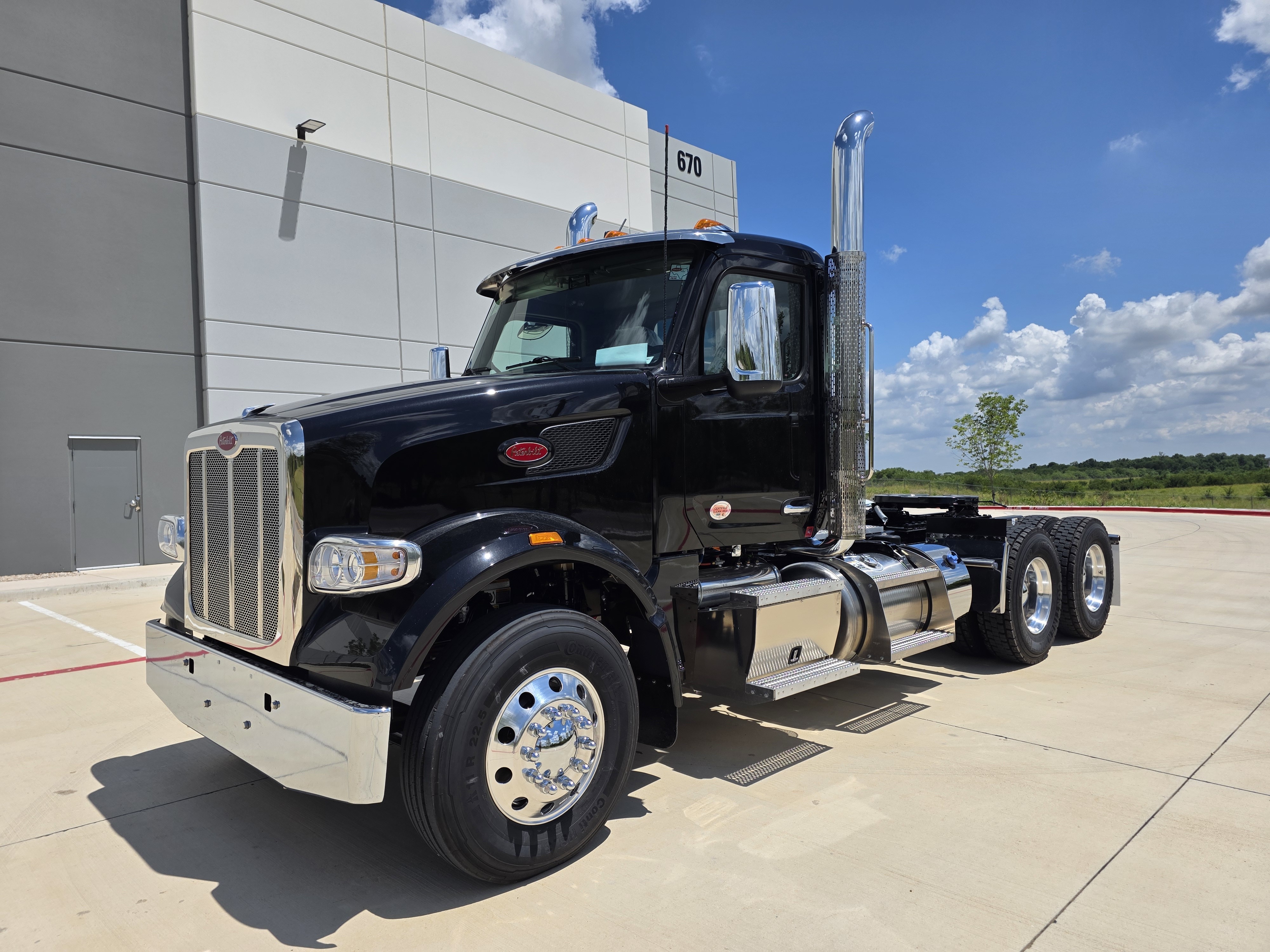 2027 PETERBILT 567 in Lowell, AR