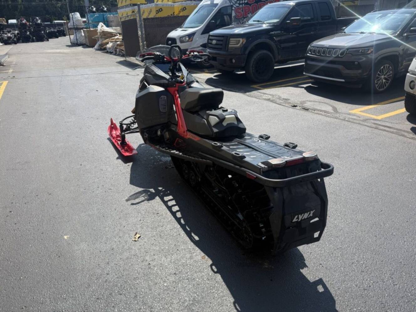 A photo of this 2025 Lynx® Xterrain RE 850 E-TEC_10.25in