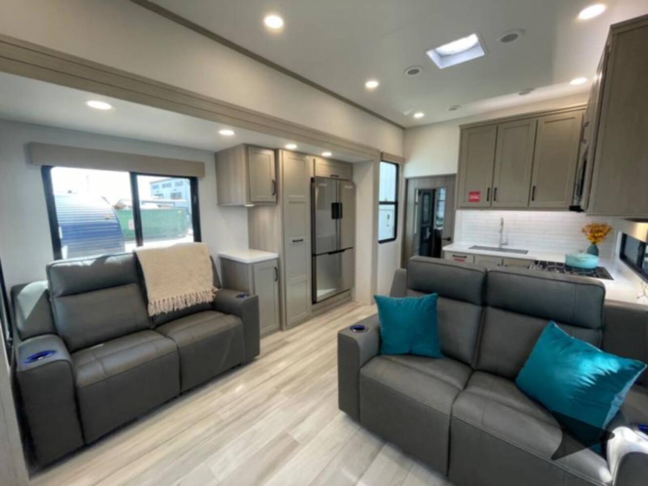 A photo of this 2026 Grand Design Momentum G-Class 415G