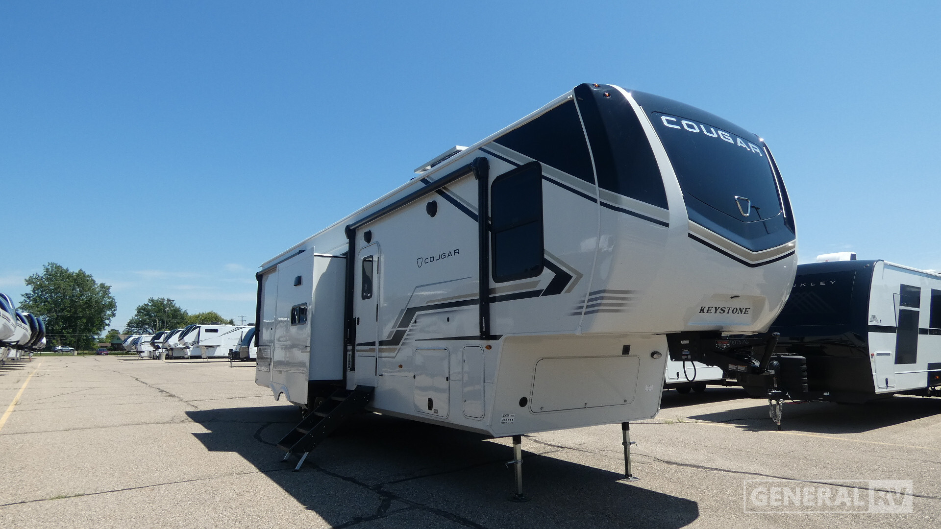 2027 Keystone COUGAR 364BHL in birch run MI