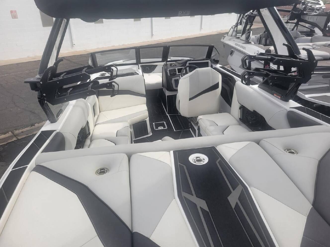 A photo of this 2025 Centurion NV233