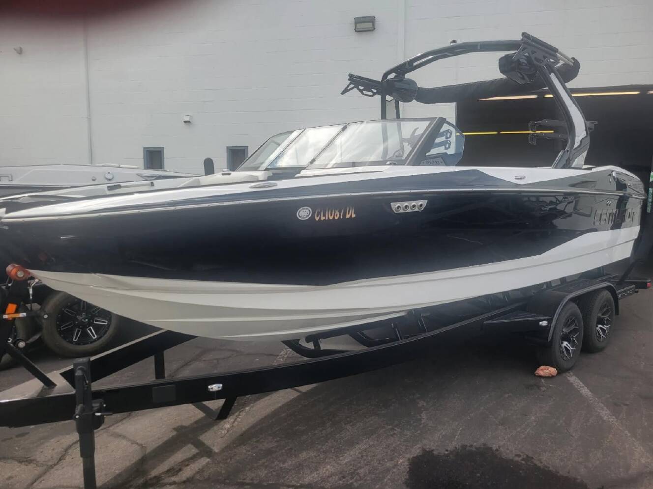 A photo of this 2025 Centurion NV233