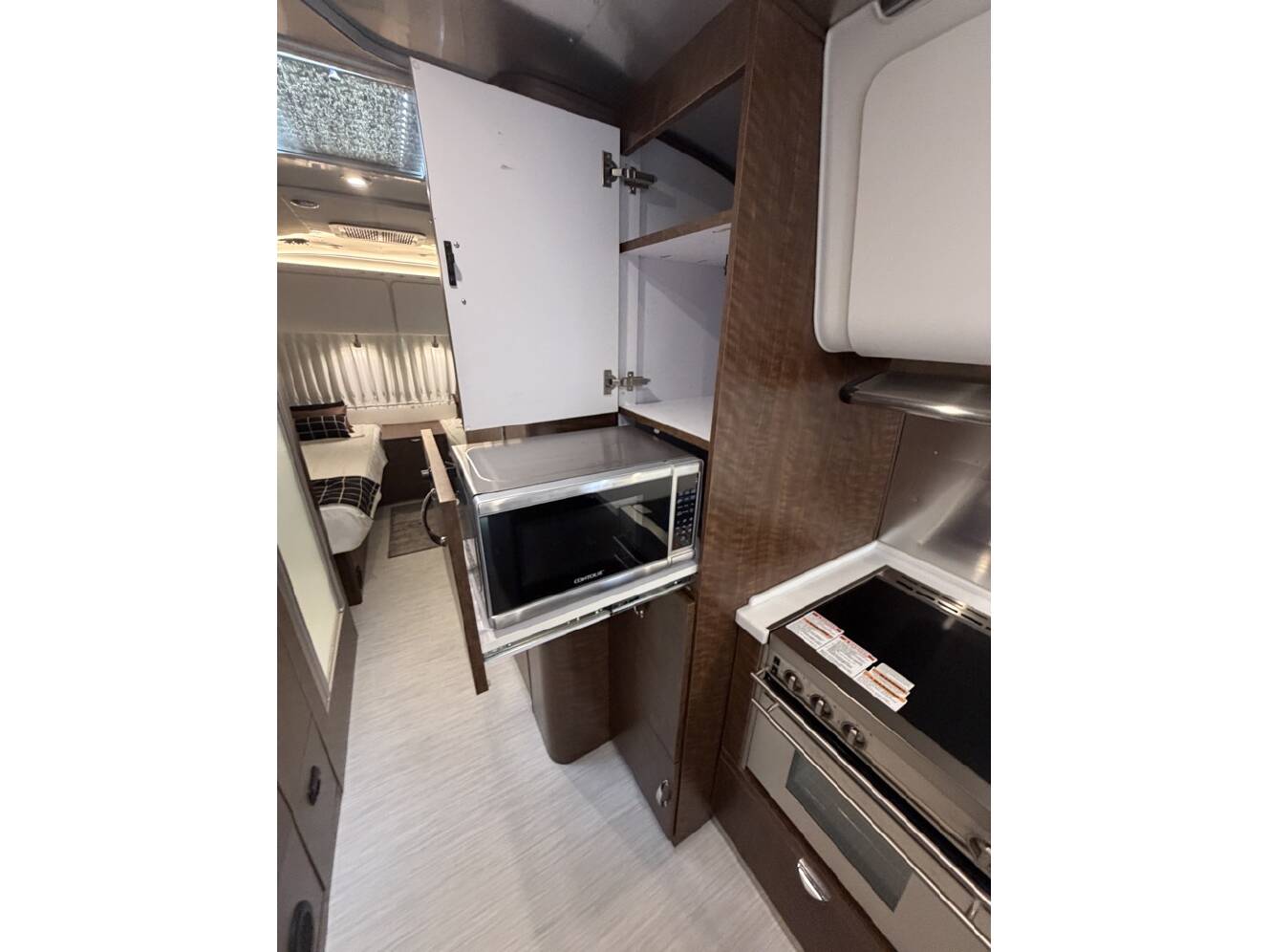A photo of this 2023 Airstream GLOBETROTTER 27FB TWIN