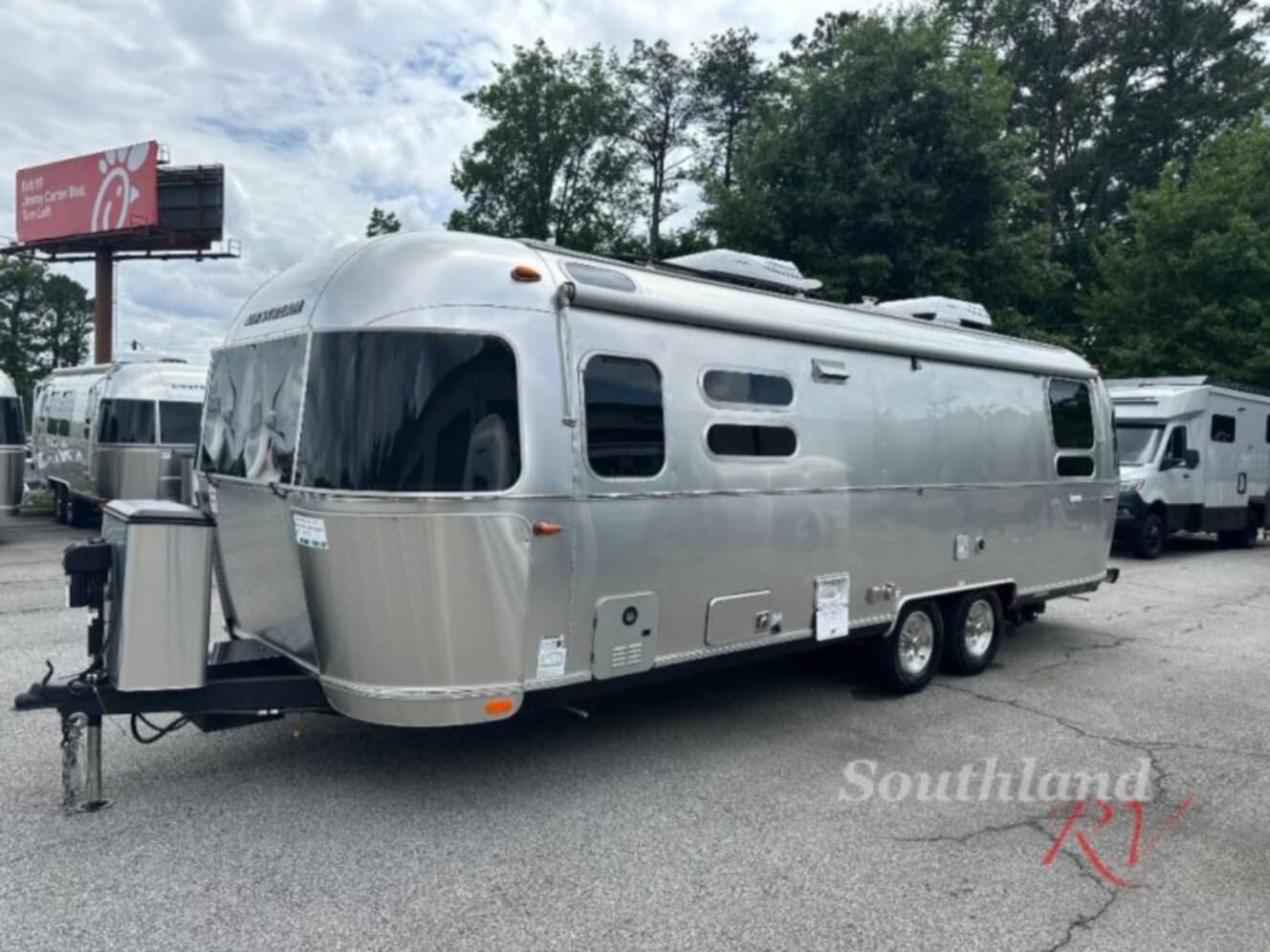 A photo of this 2023 Airstream International 28RB Queen