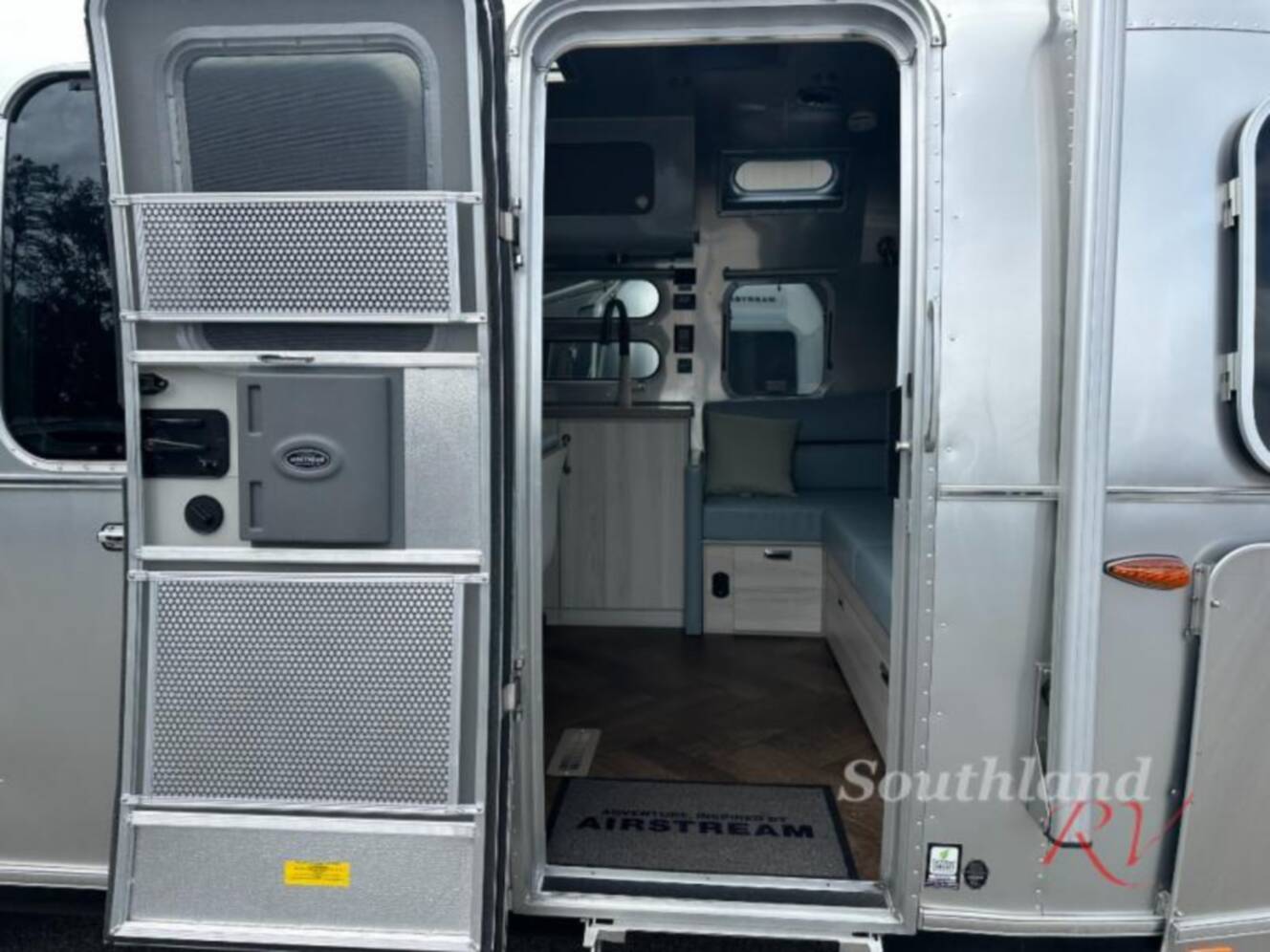 A photo of this 2023 Airstream International 28RB Queen