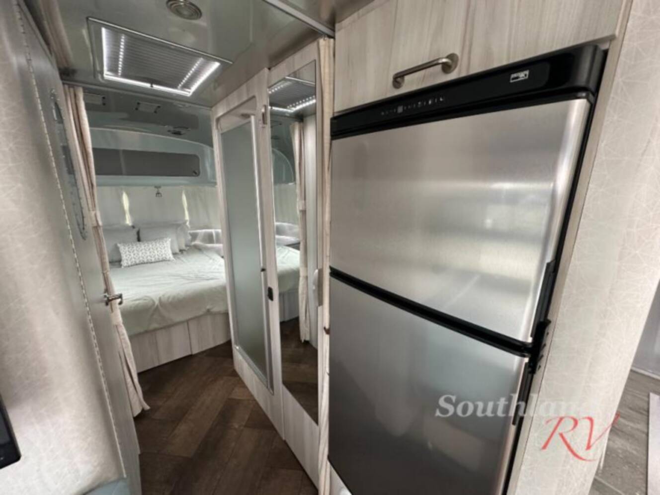 A photo of this 2023 Airstream International 28RB Queen