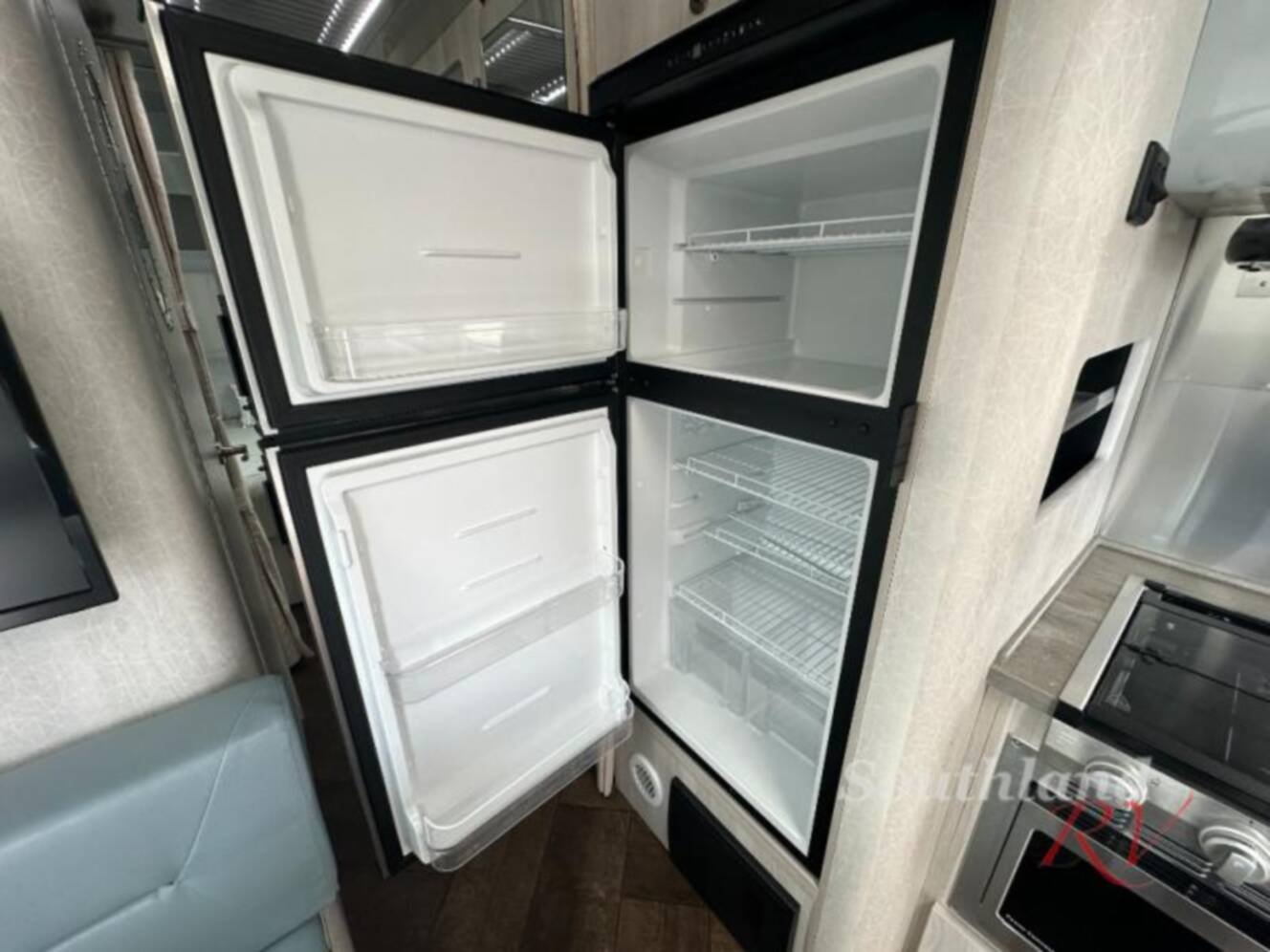 A photo of this 2023 Airstream International 28RB Queen