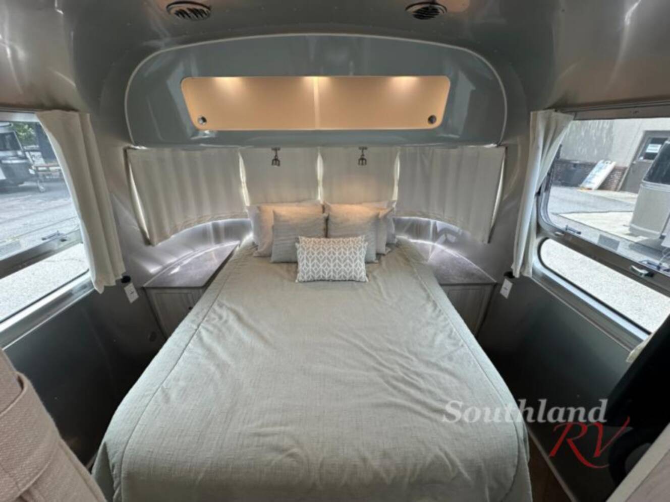 A photo of this 2023 Airstream International 28RB Queen
