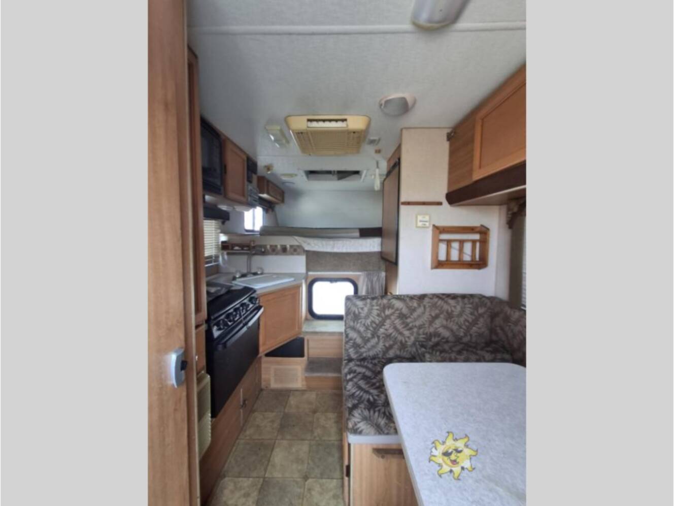 A photo of this 2007 Lance Lance 815 Extended Cabover