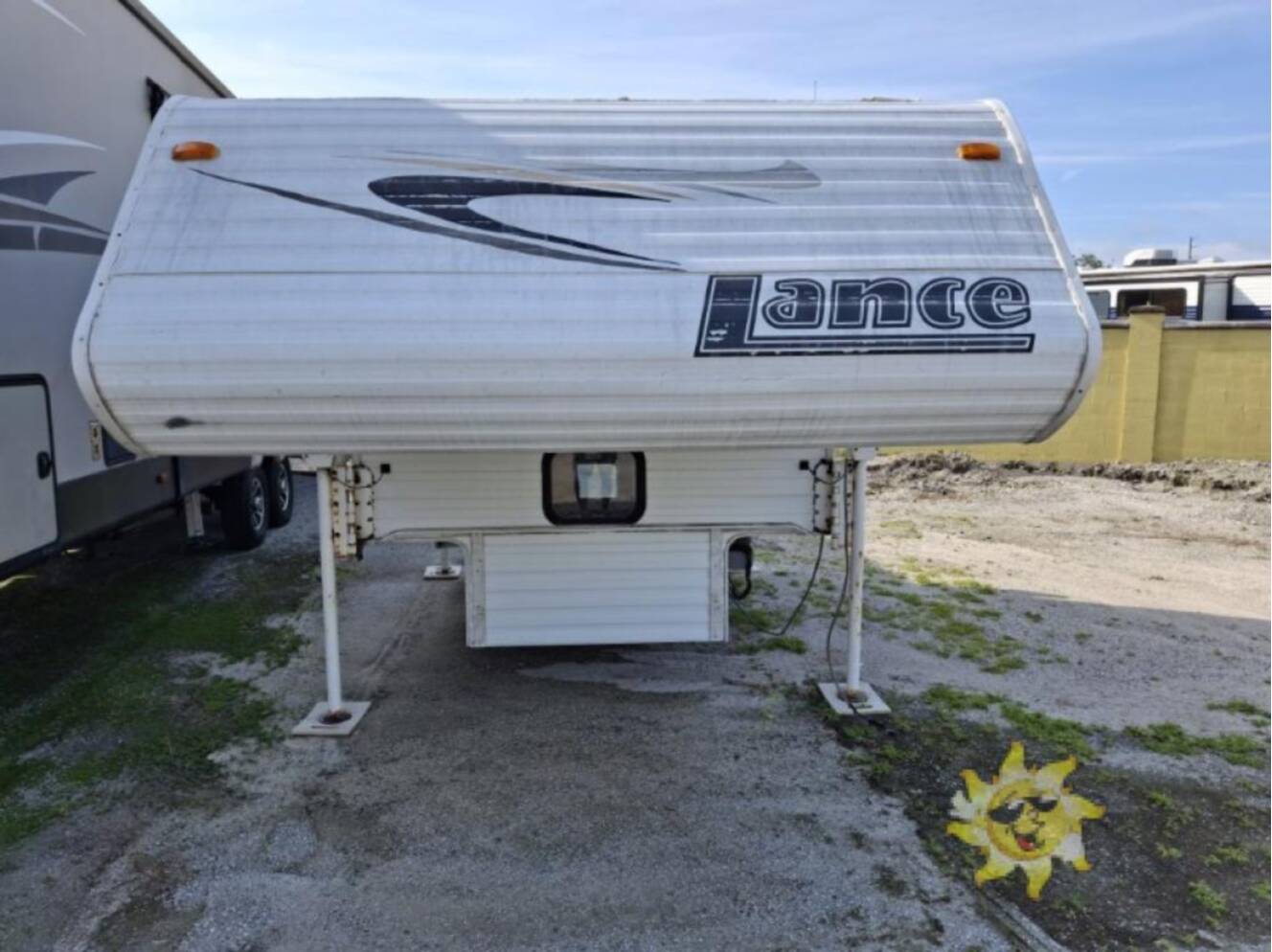 A photo of this 2007 Lance Lance 815 Extended Cabover