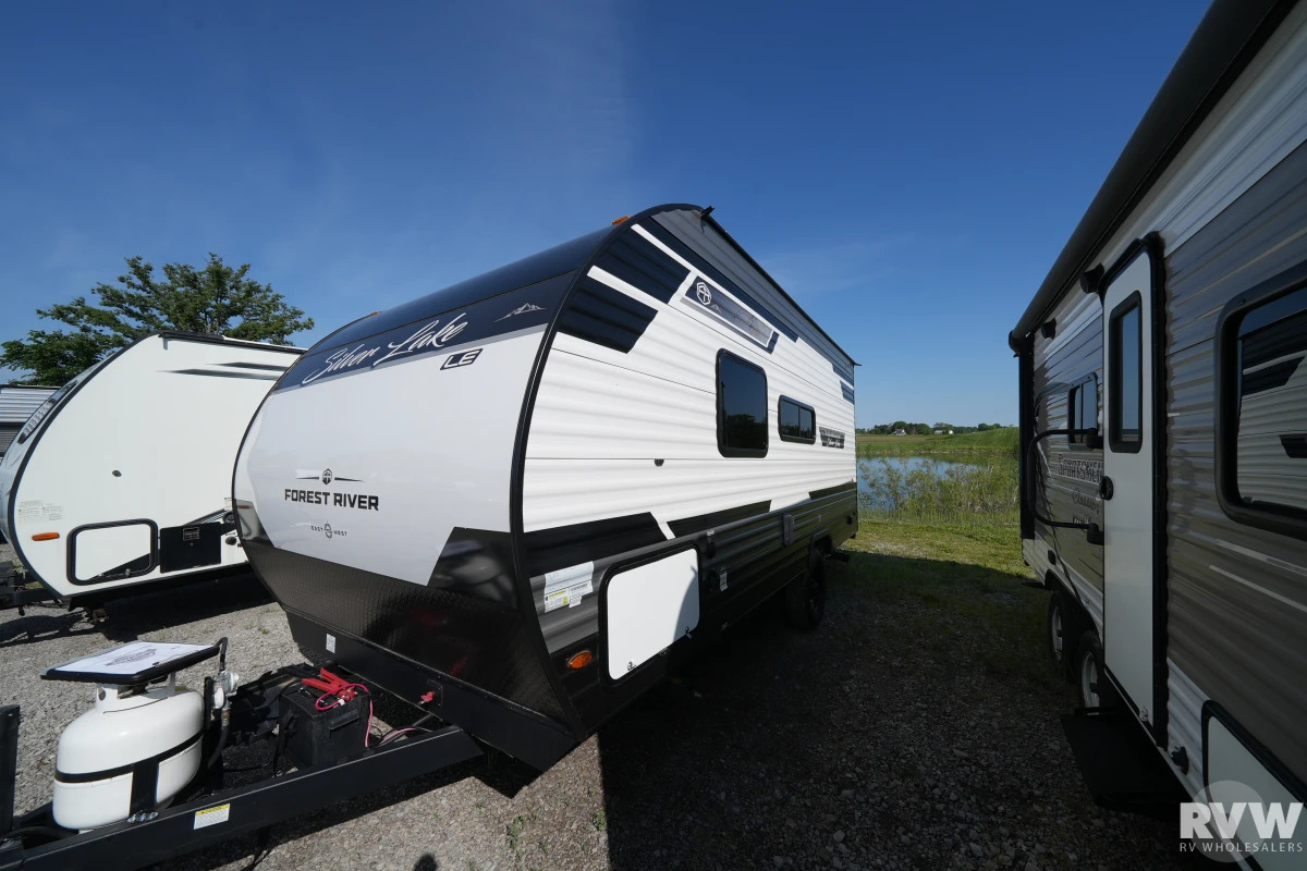 2025 East To West Silverlake 1600RBLE in lakeview OH