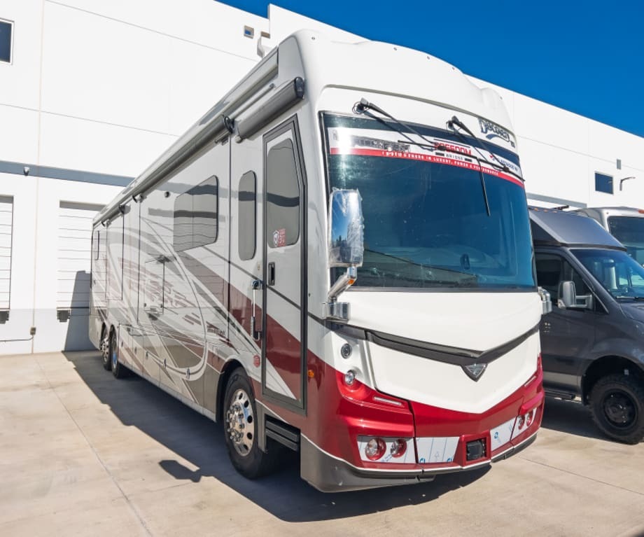 2027 Fleetwood DISCOVERY LXE 44S-LXE in mesa AZ