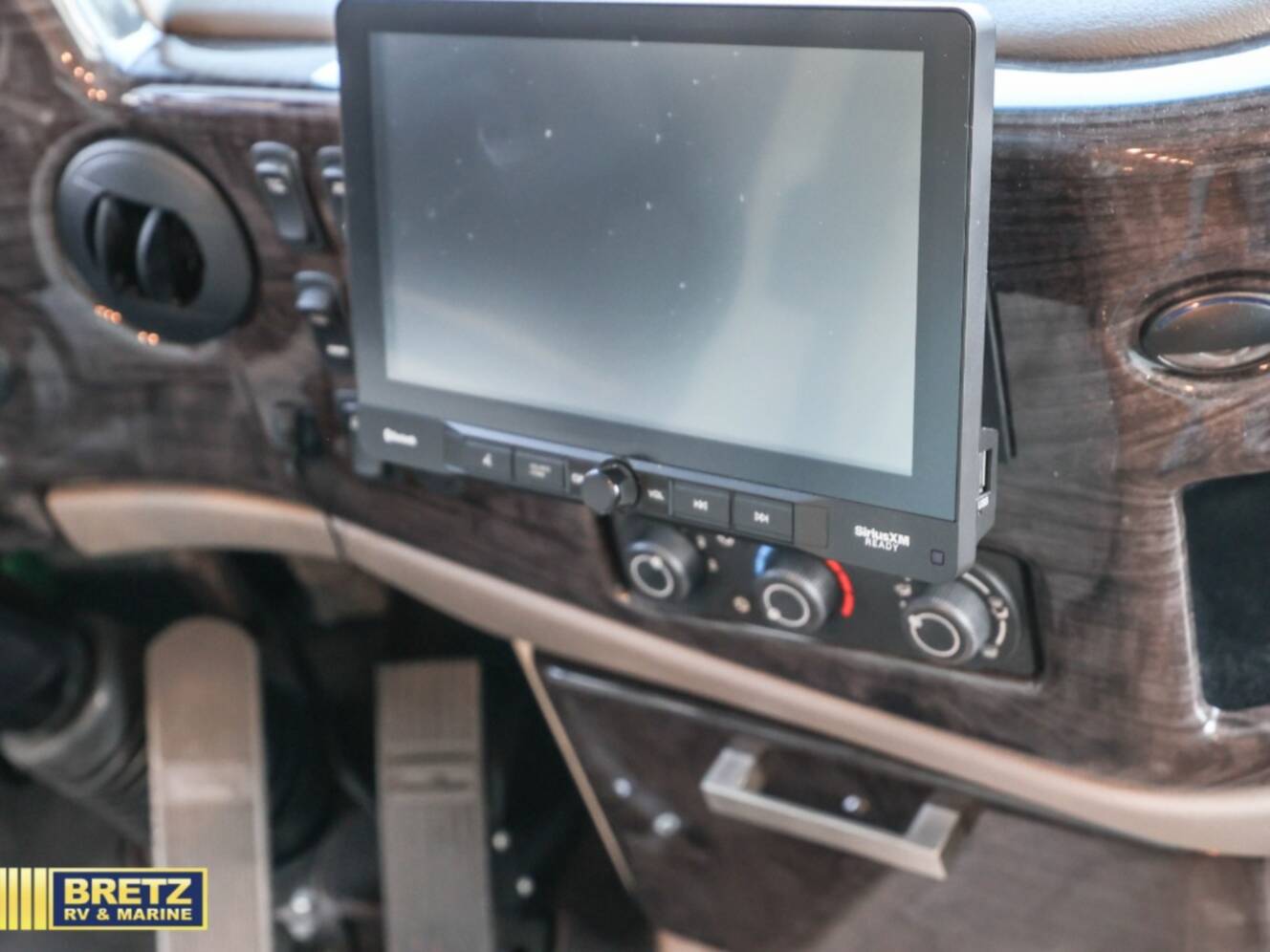 A photo of this 2027 Thor Motor Coach Palazzo GT 33.6