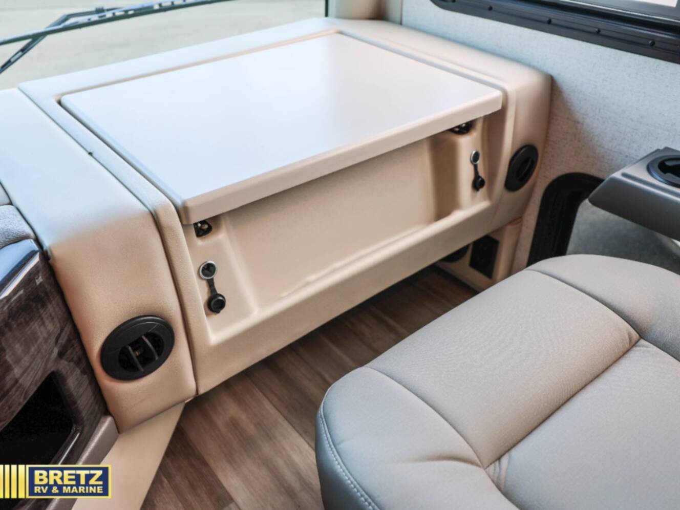 A photo of this 2027 Thor Motor Coach Palazzo GT 33.6