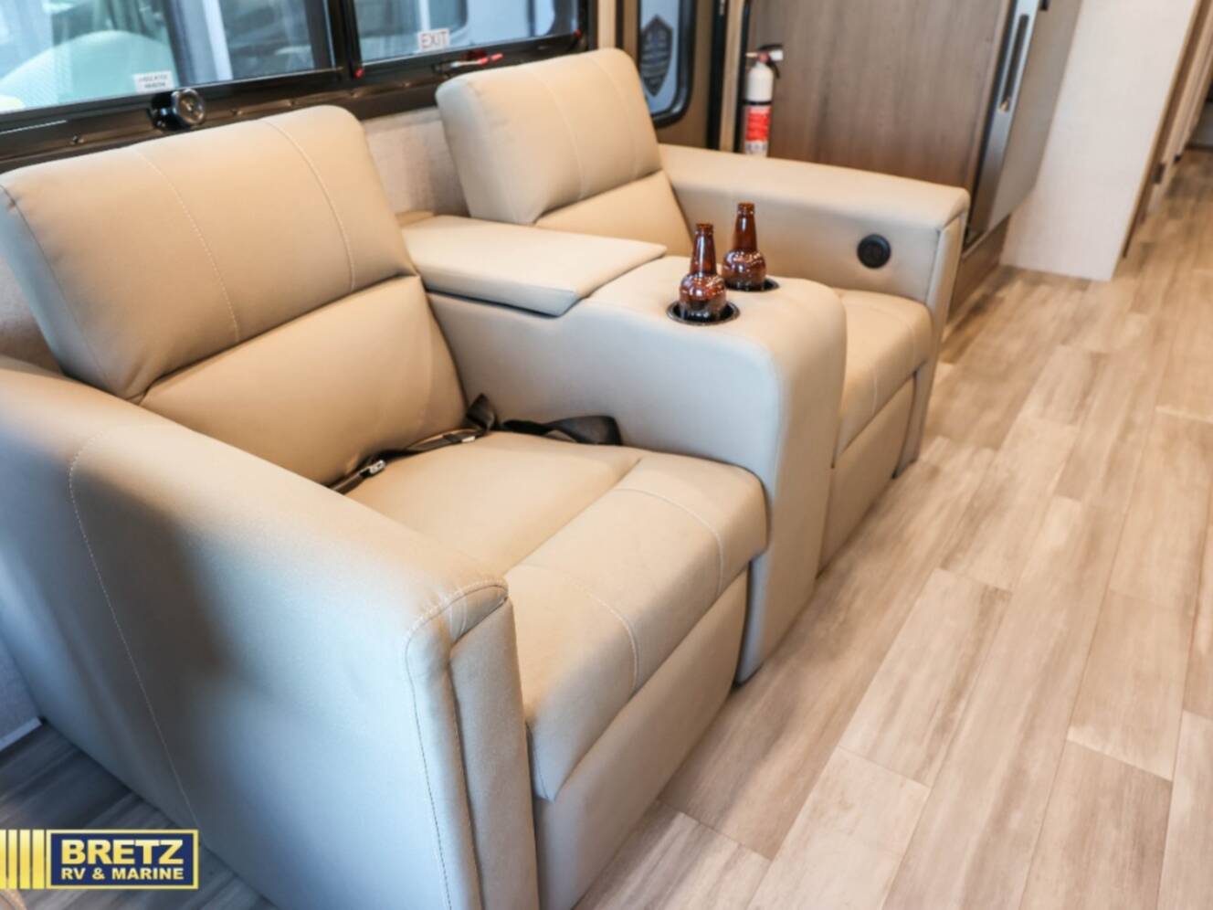 A photo of this 2027 Thor Motor Coach Palazzo GT 33.6