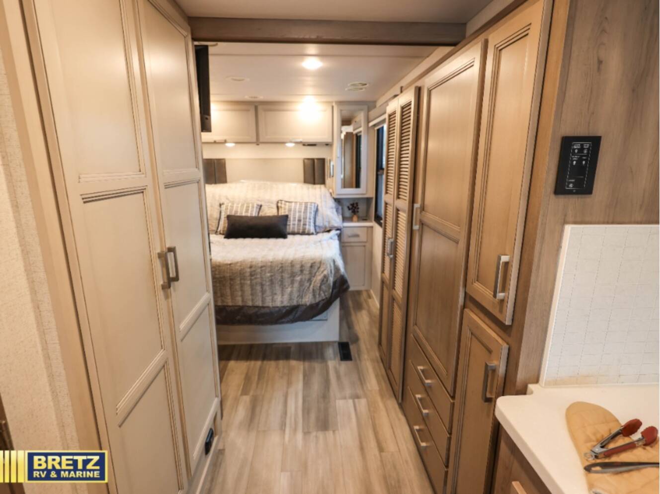 A photo of this 2027 Thor Motor Coach Palazzo GT 33.6