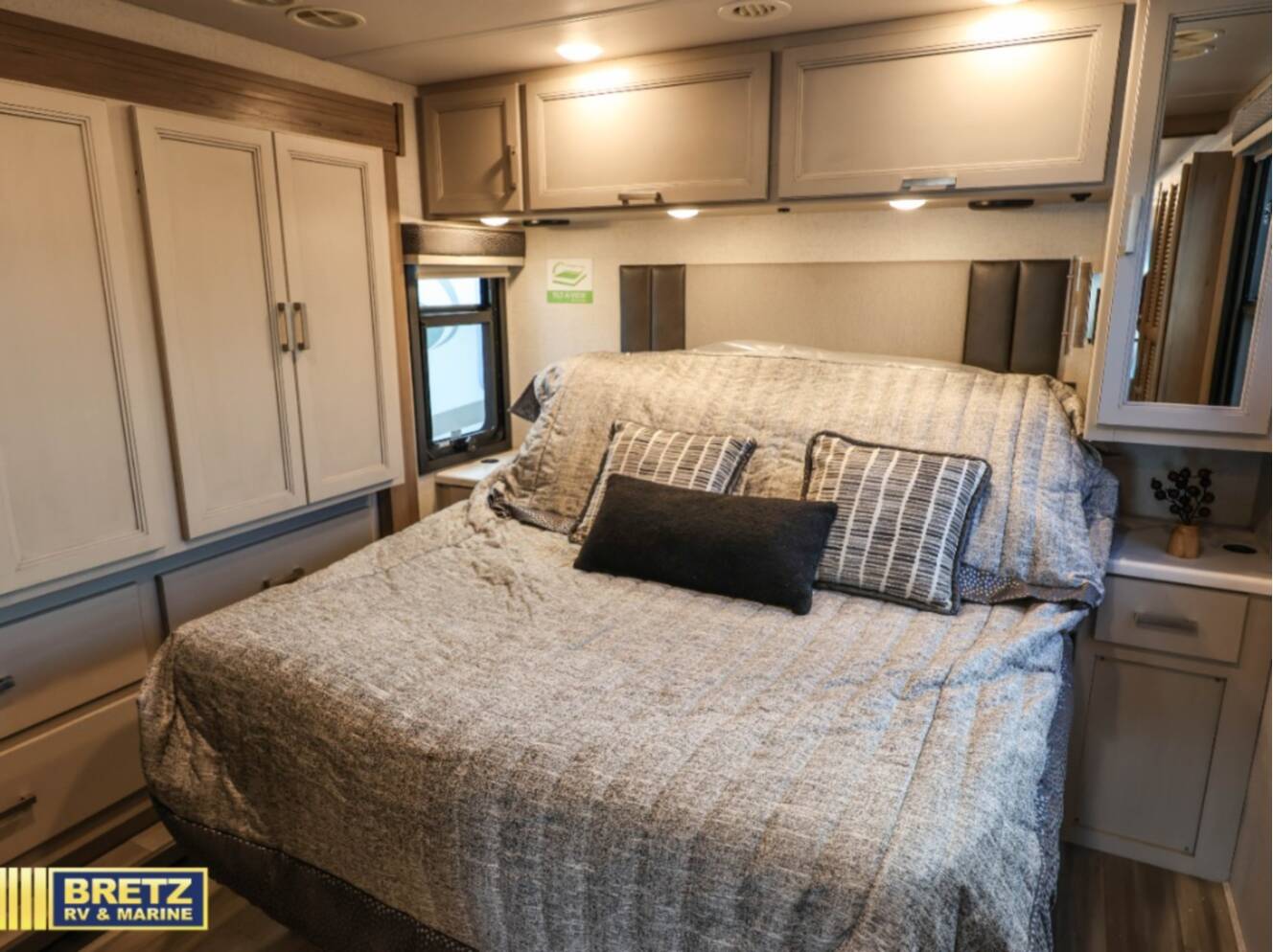 A photo of this 2027 Thor Motor Coach Palazzo GT 33.6