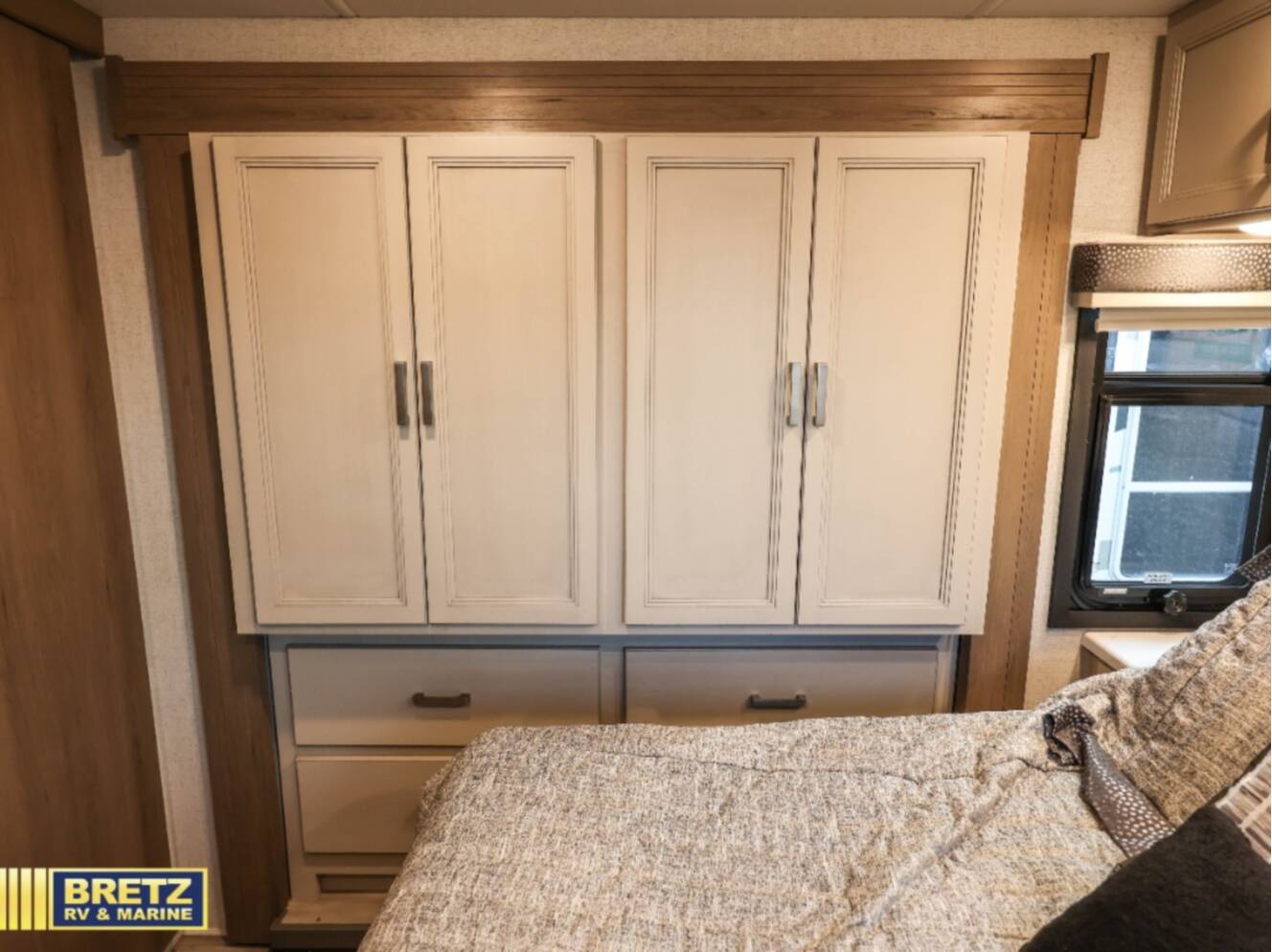 A photo of this 2027 Thor Motor Coach Palazzo GT 33.6