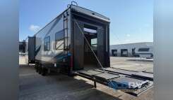 2025 Heartland Cyclone 4118 Fifth Wheel Toy Hauler RV