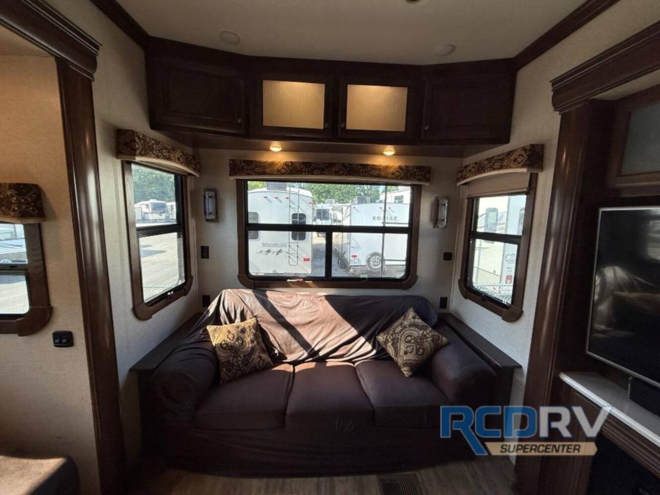 A photo of this 2017 Redwood Rv Redwood 3401RL