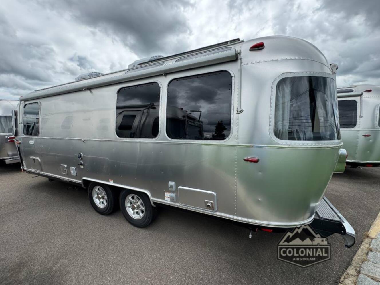 A photo of this 2026 Airstream Flying Cloud 25FBT Twin Hatch