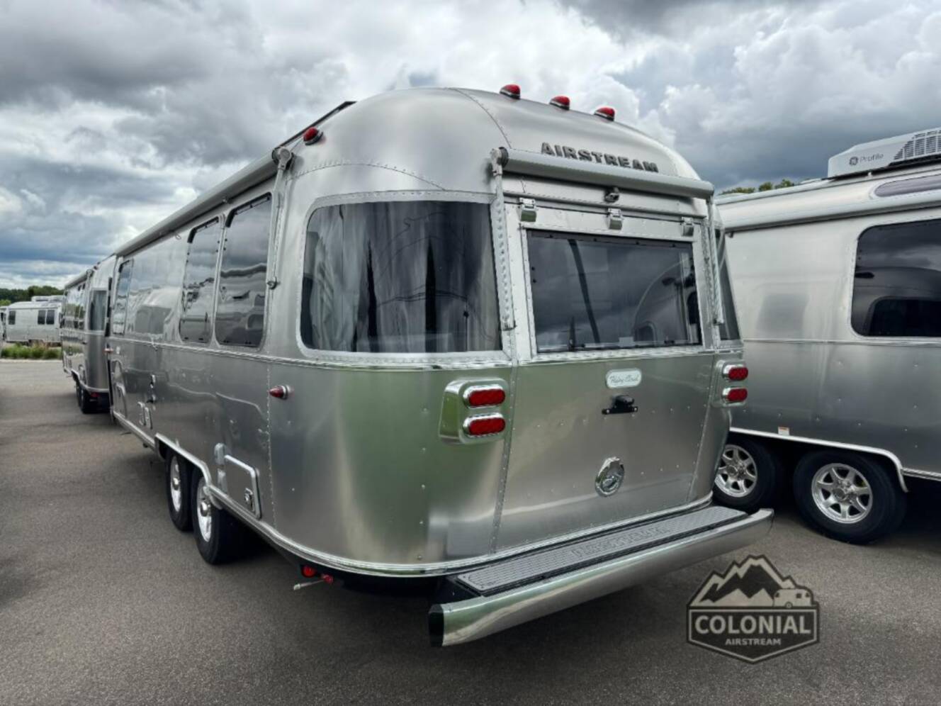A photo of this 2026 Airstream Flying Cloud 25FBT Twin Hatch