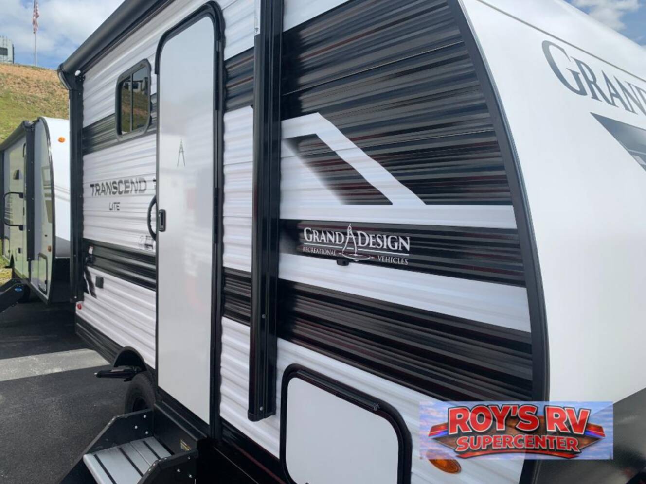A photo of this 2027 Grand Design Transcend Lite 121RBL