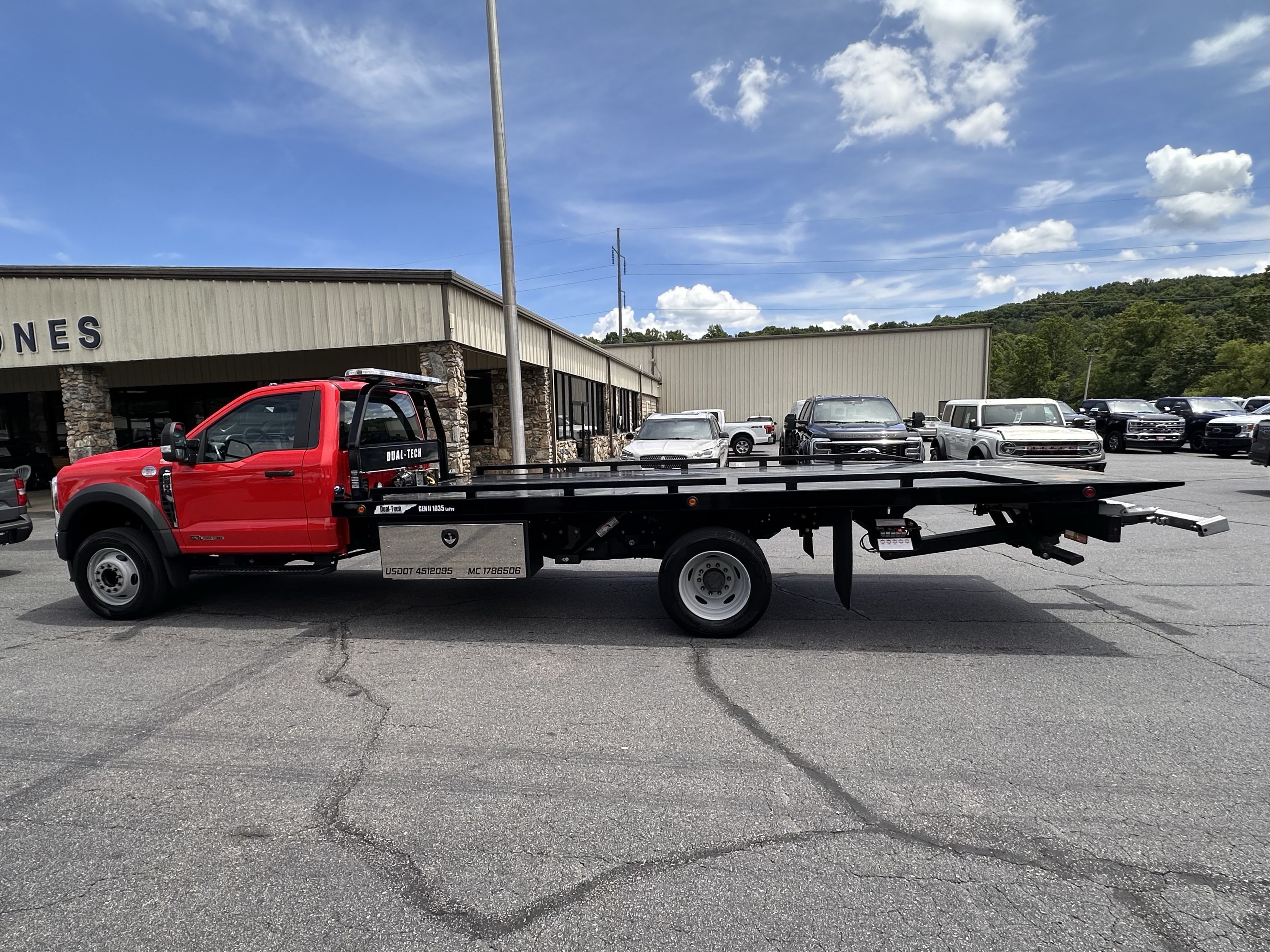 2024 FORD F600 in Hayesville, NC