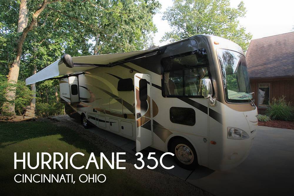 2016 Thor Motor Coach Hurricane 35C RV