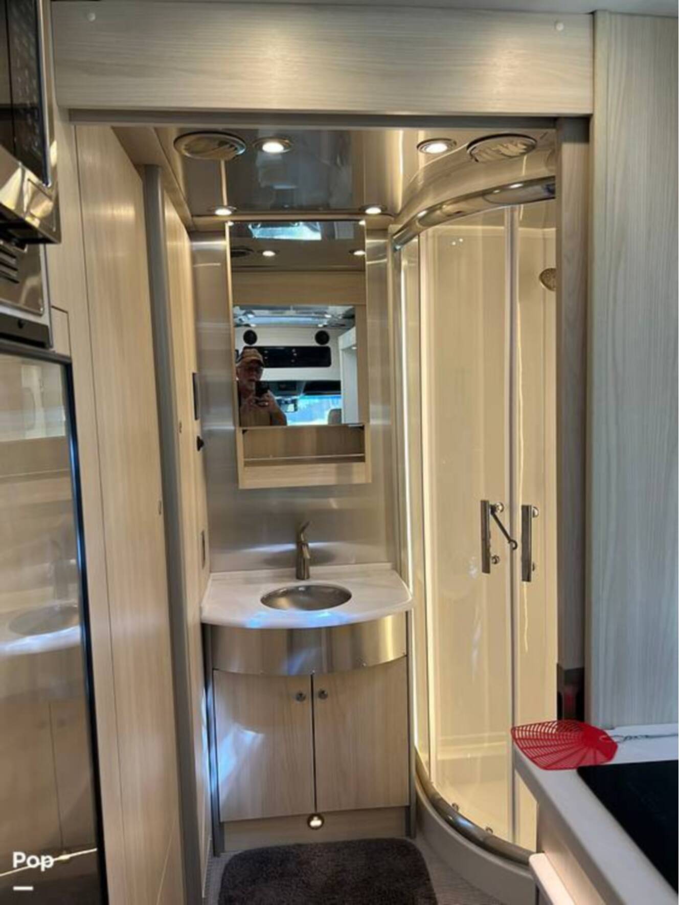 A photo of this 2025 Airstream Atlas Murphy Suite E1