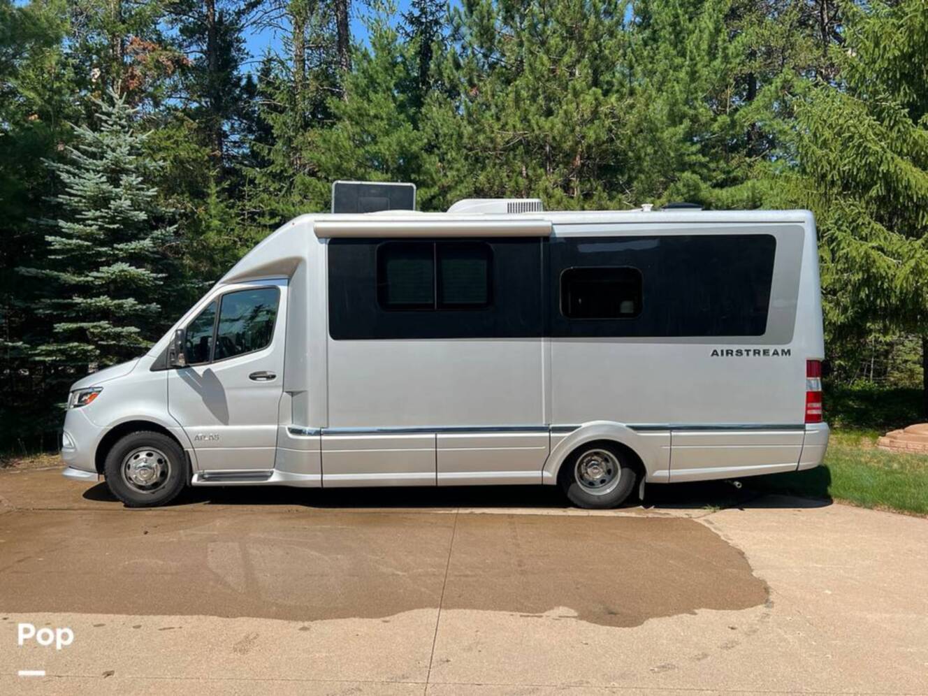 A photo of this 2025 Airstream Atlas Murphy Suite E1