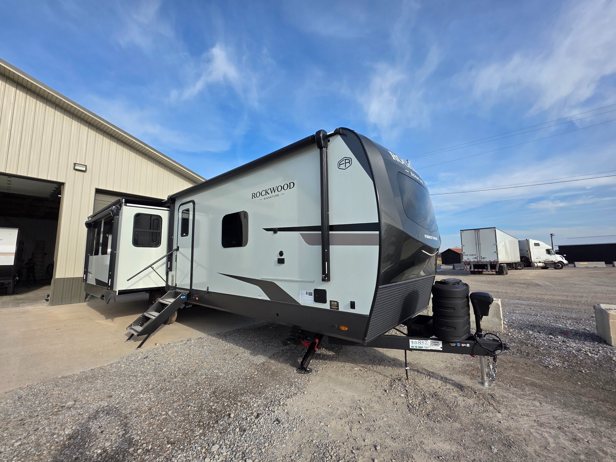 2026 Forest River Rockwood Signature 8337RL in ina IL