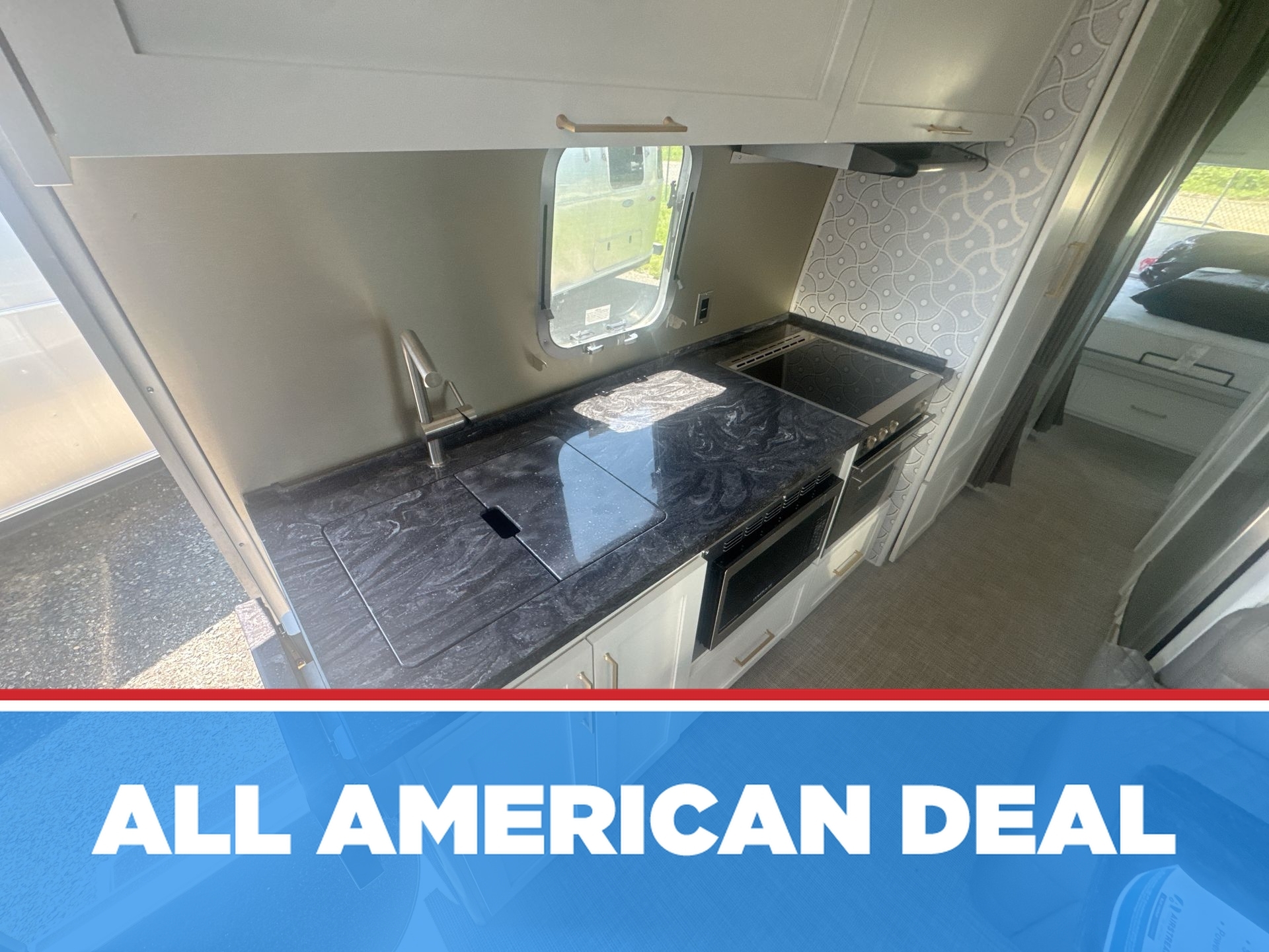 2022 Airstream Classic 30RBQ in woodford VA