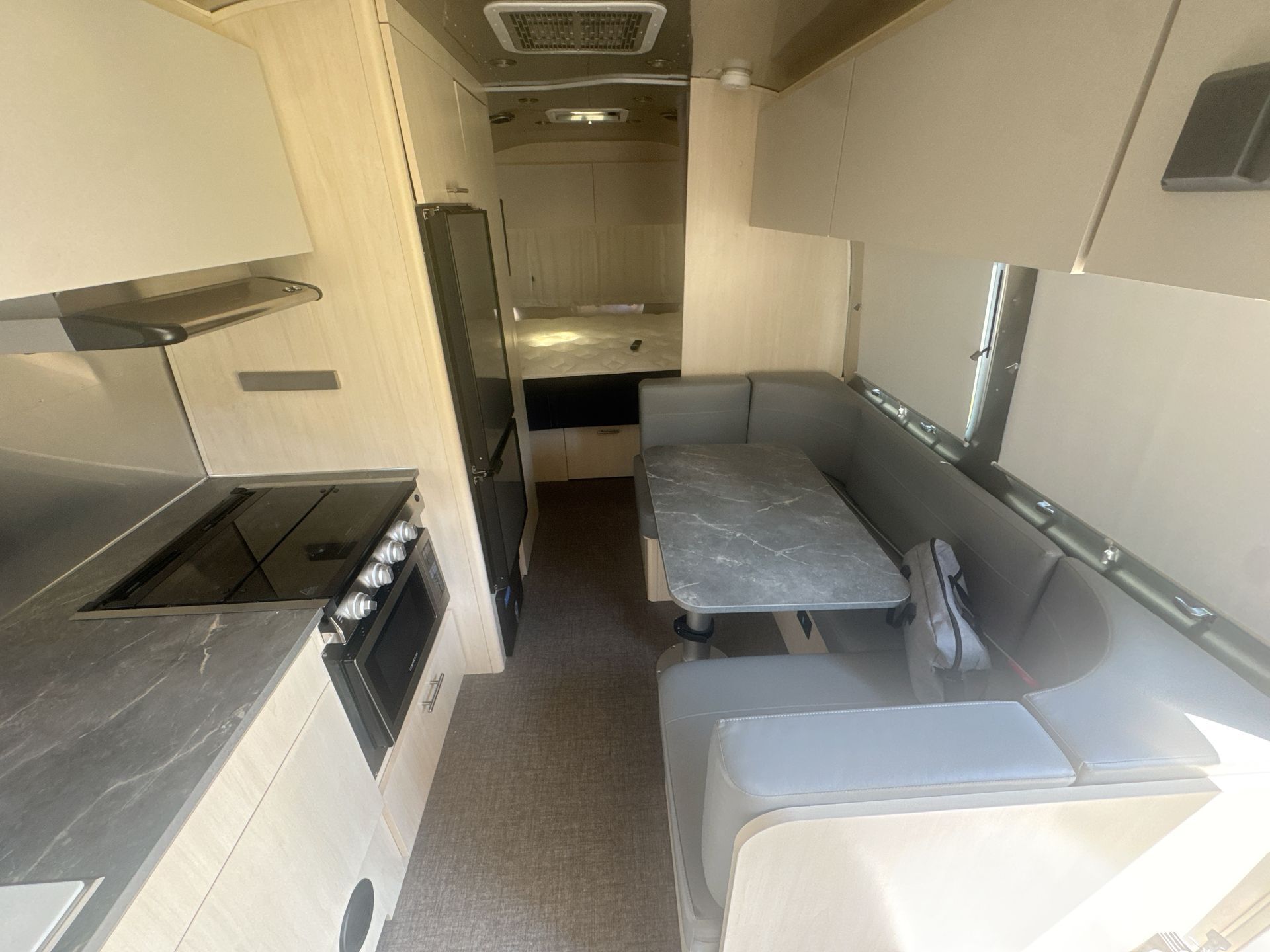 2024 Airstream Flying Cloud 28RB in woodford VA