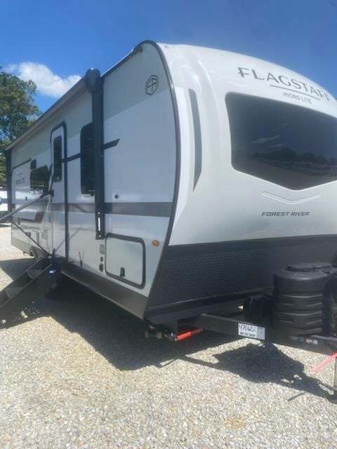 2027 Forest River FLAGSTAFF MICRO LITE 25DBH in mitchell IN