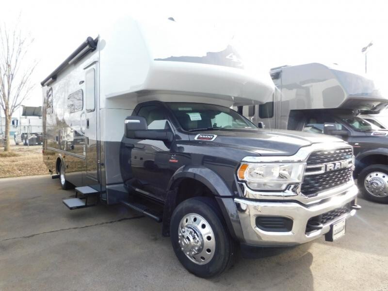 2025 Dynamax Isata 5 28SSD4X4 in christiana TN