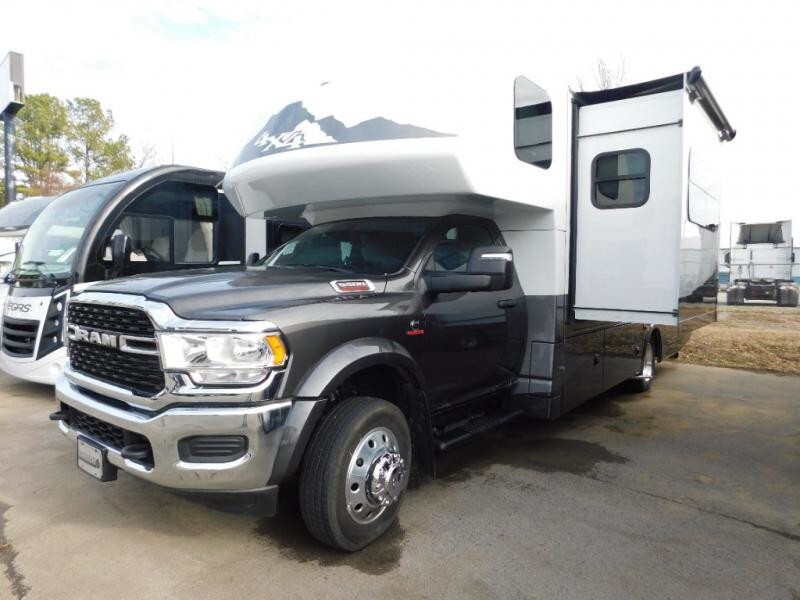 2025 Dynamax Isata 5 28SSD4X4 in christiana TN