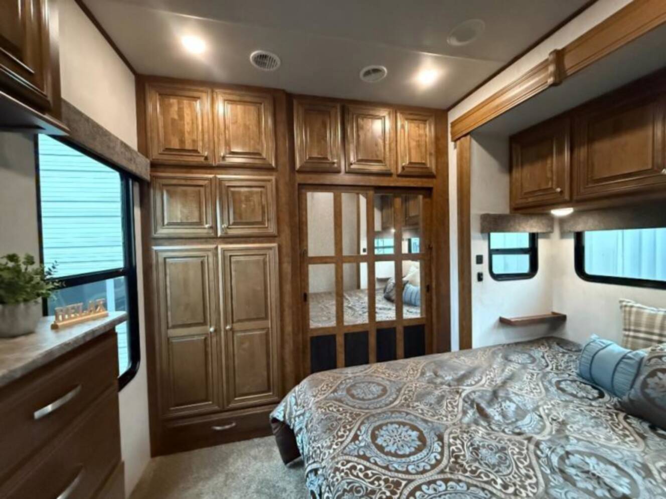 A photo of this 2019 Heartland Bighorn 39FL