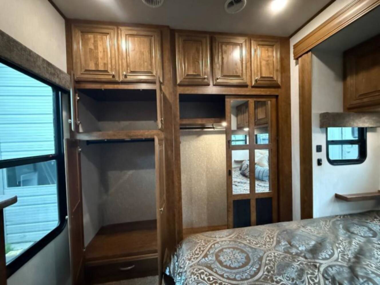 A photo of this 2019 Heartland Bighorn 39FL