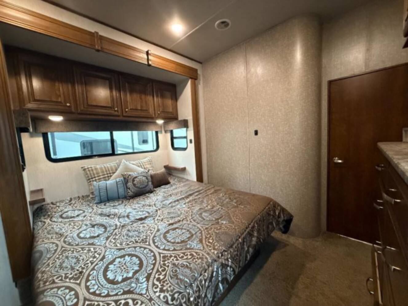 A photo of this 2019 Heartland Bighorn 39FL