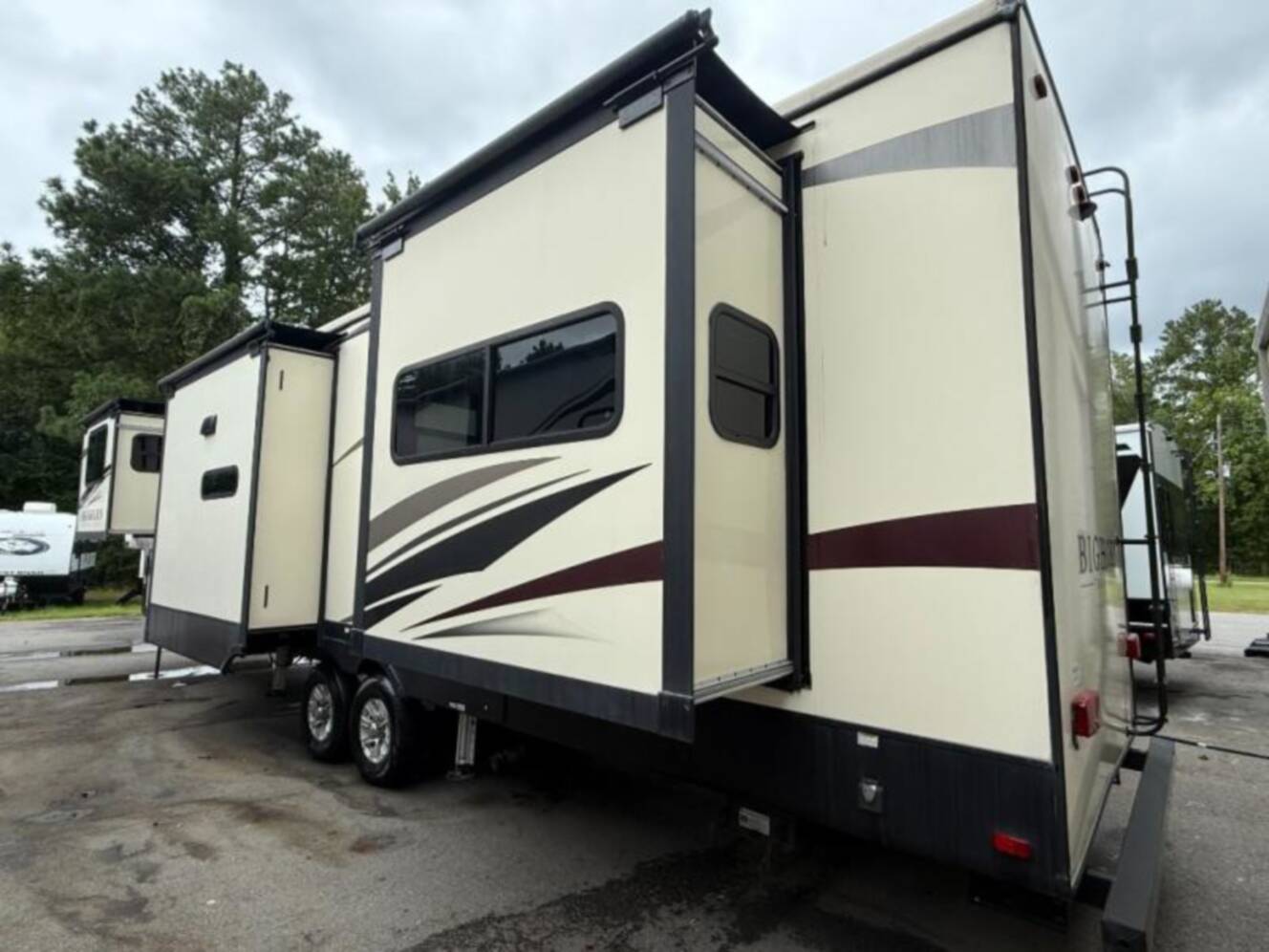 A photo of this 2019 Heartland Bighorn 39FL