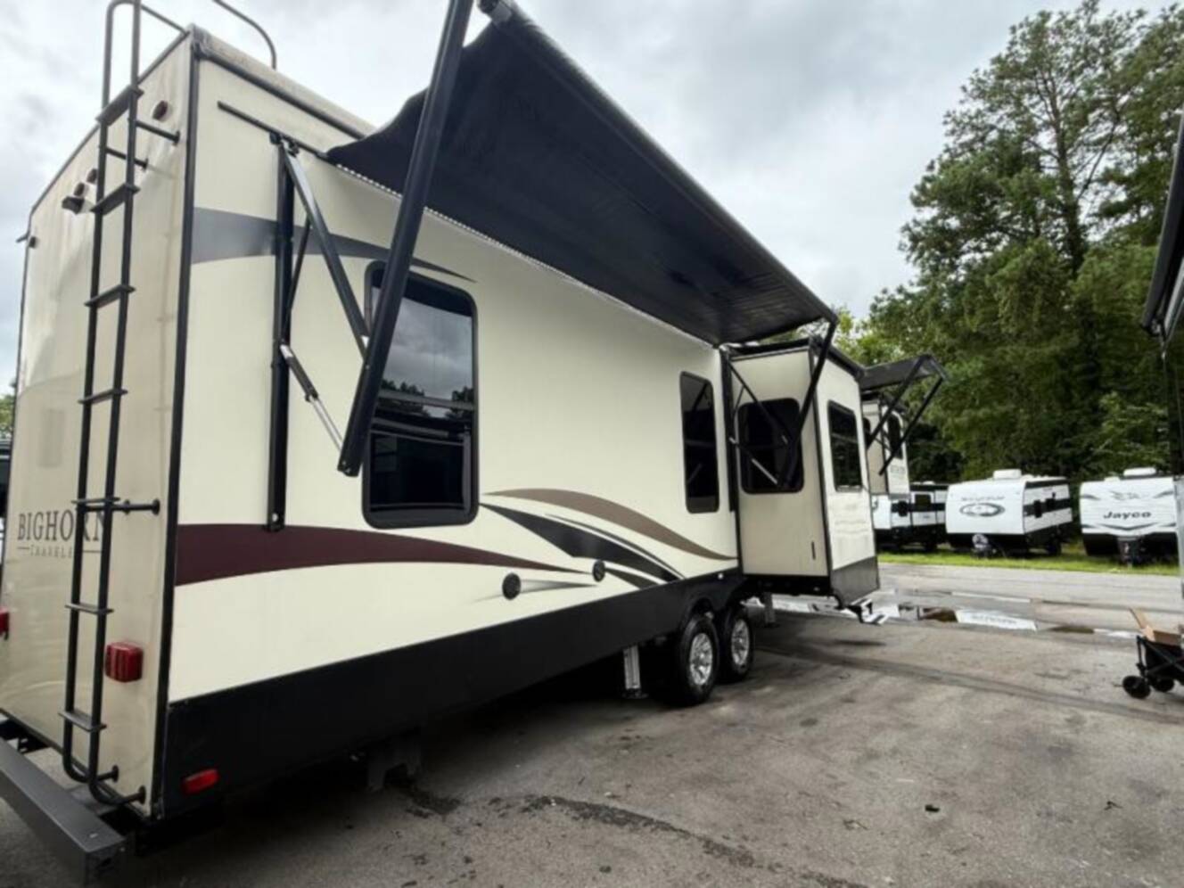 A photo of this 2019 Heartland Bighorn 39FL