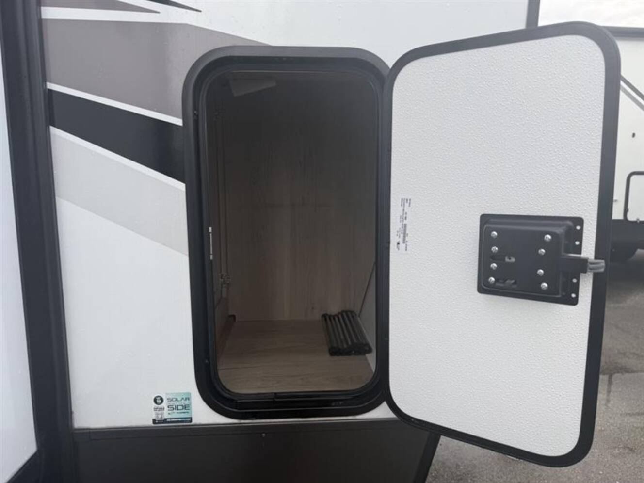 A photo of this 2025 Forest River ROCKWOOD SIGNATURE 8339FK