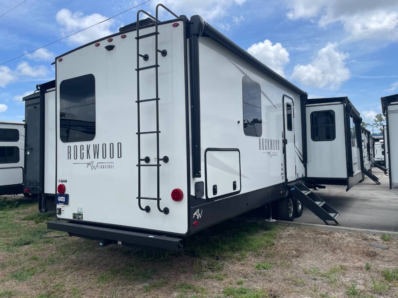A photo of this 2025 Forest River ROCKWOOD SIGNATURE 8339FK