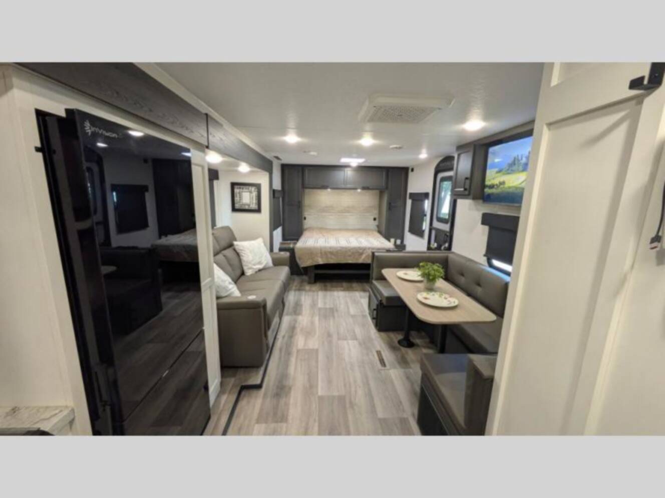 A photo of this 2025 Venture Rv Stratus SR221VRK