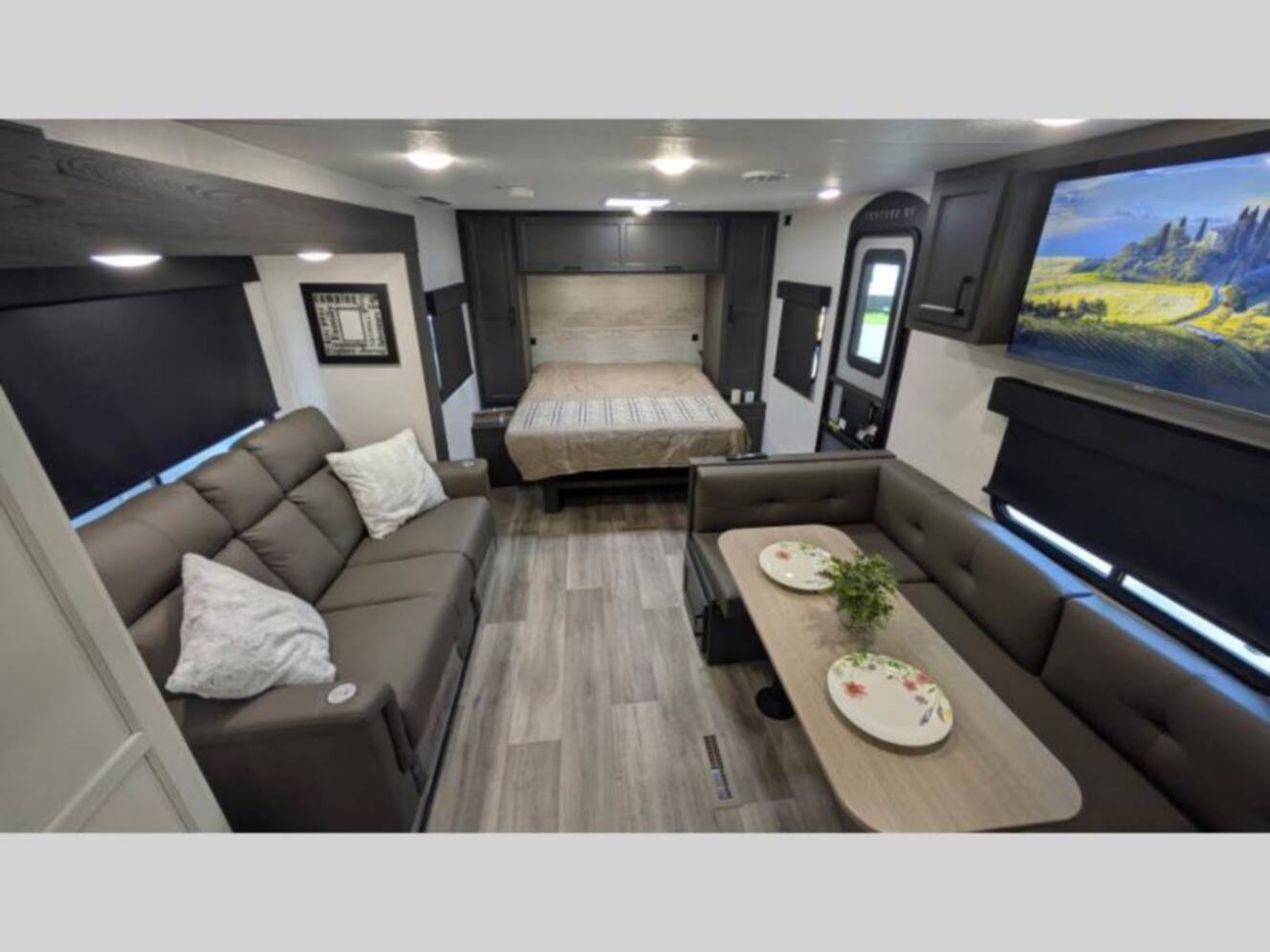 A photo of this 2025 Venture Rv Stratus SR221VRK