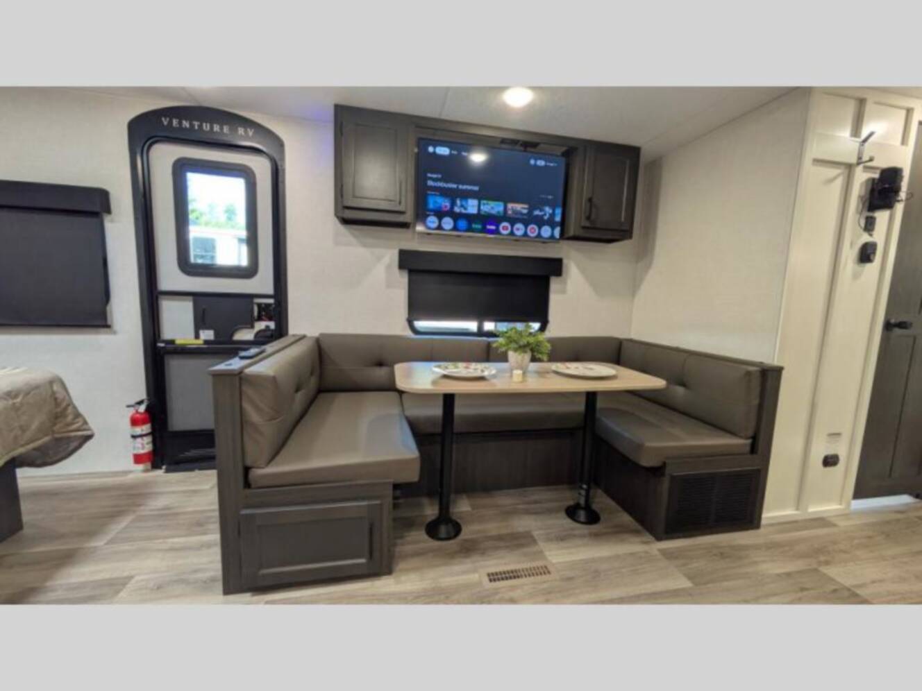 A photo of this 2025 Venture Rv Stratus SR221VRK
