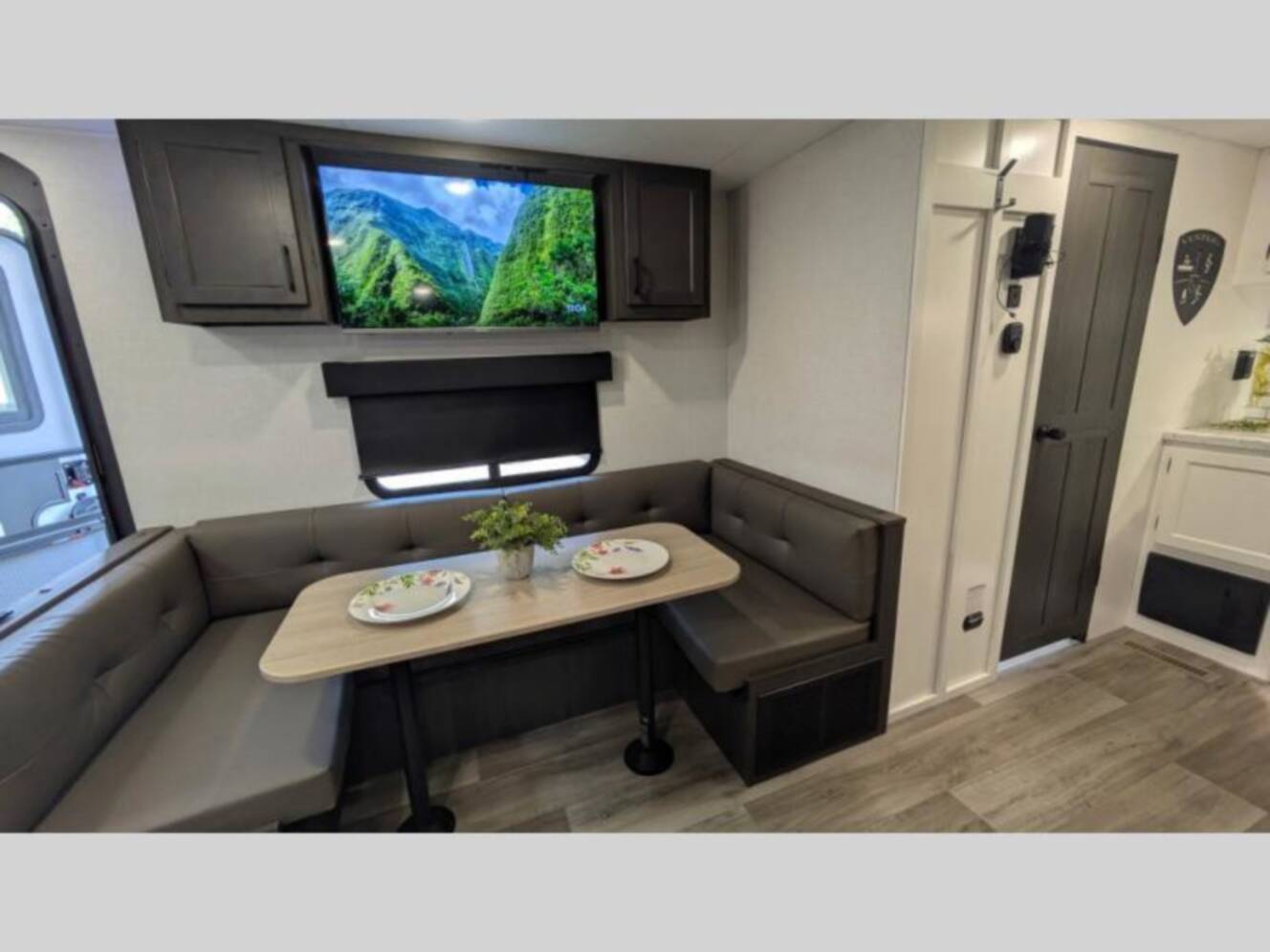 A photo of this 2025 Venture Rv Stratus SR221VRK